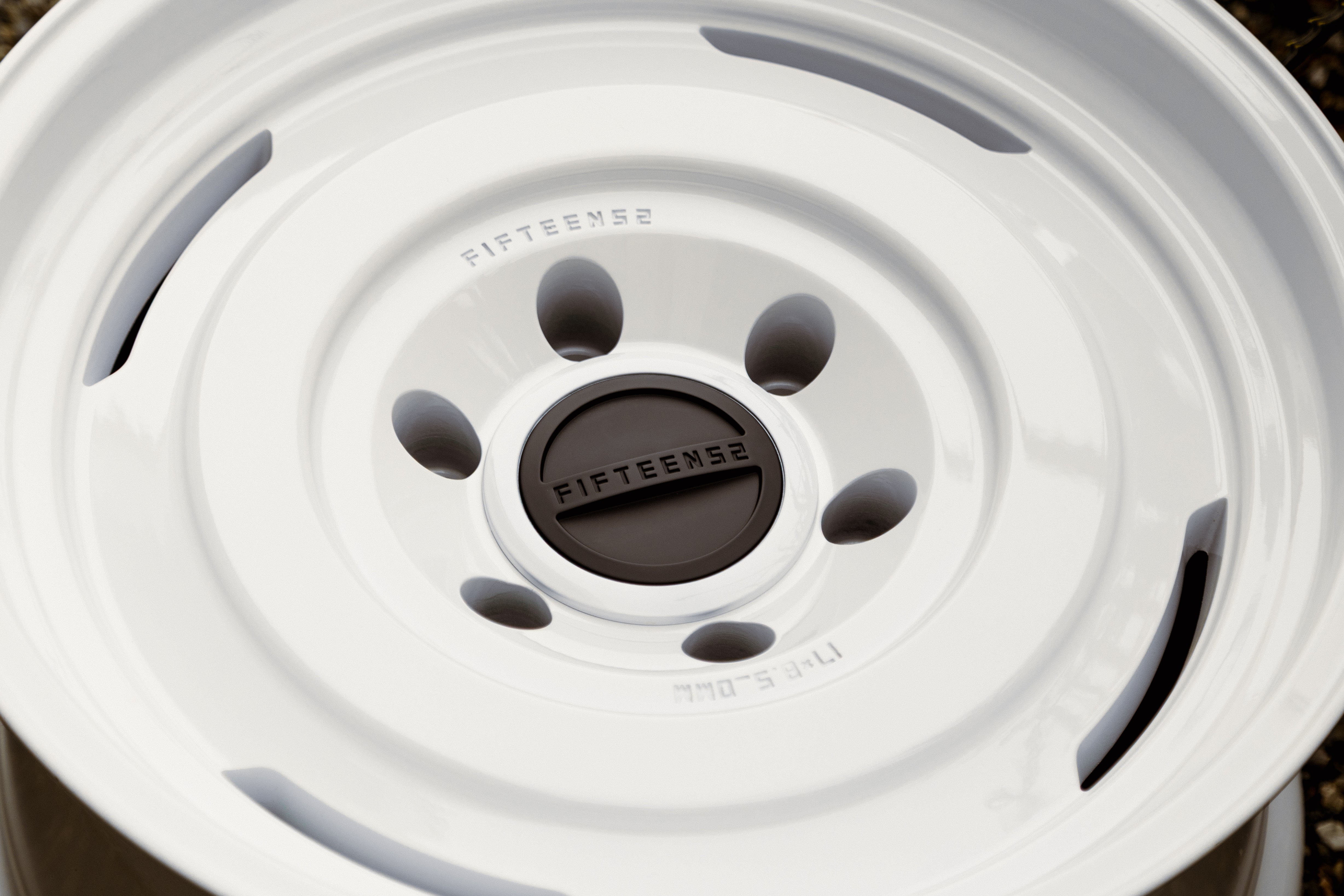 107mm Classic HD Cap _ White/Black