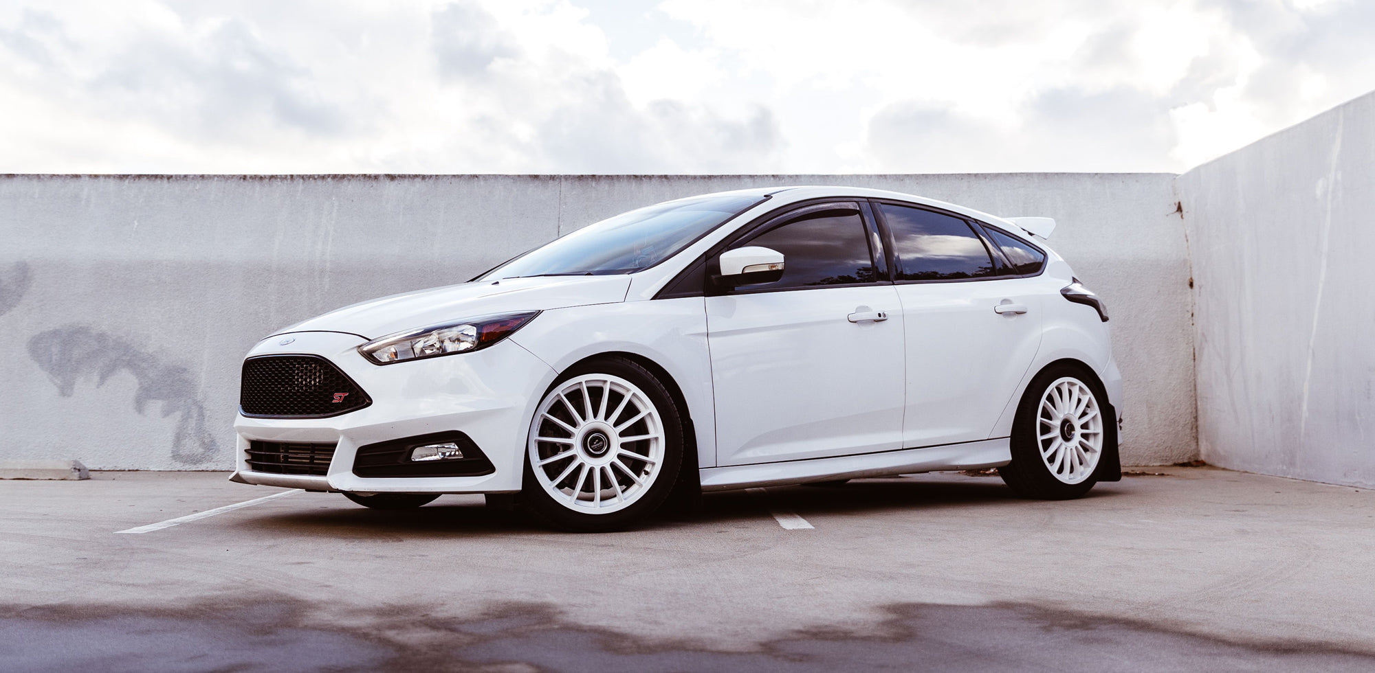Ford Focus ST on white fifteen52 Podium wheels
