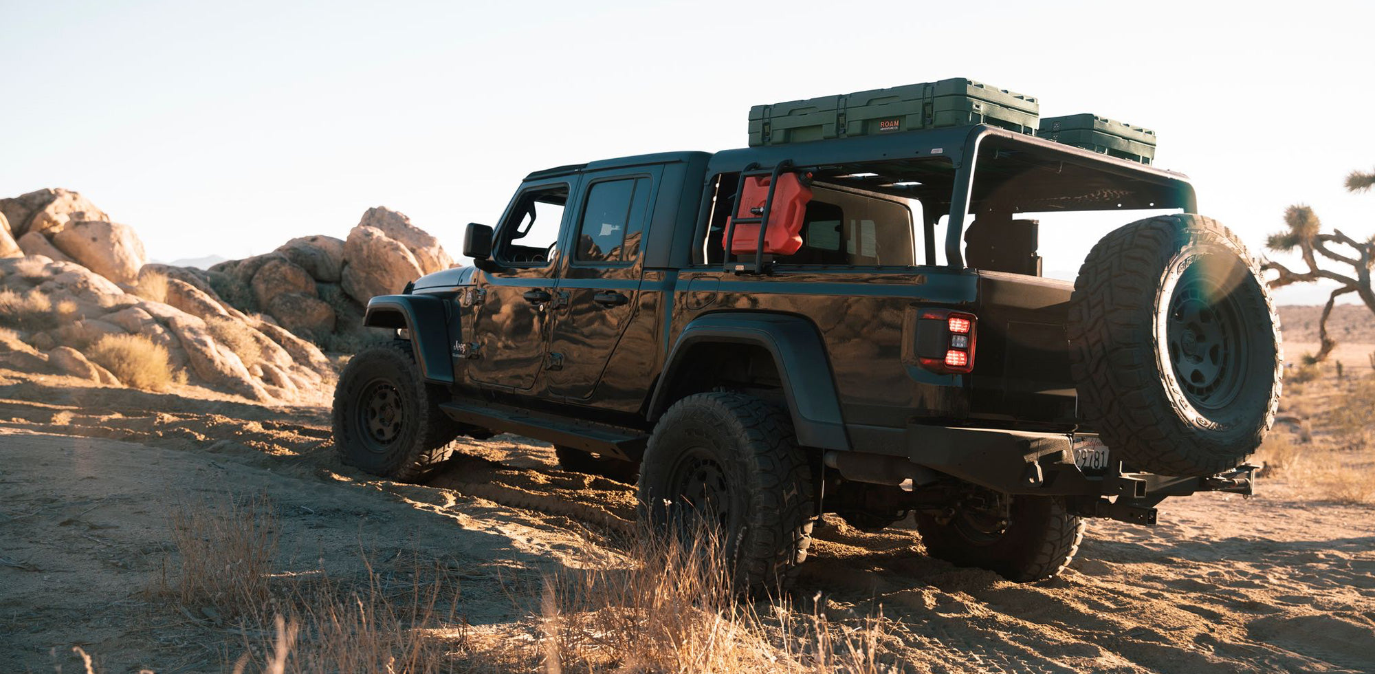 Jeep Gladiator on black fifteen52 Turbomac HD Classic wheels